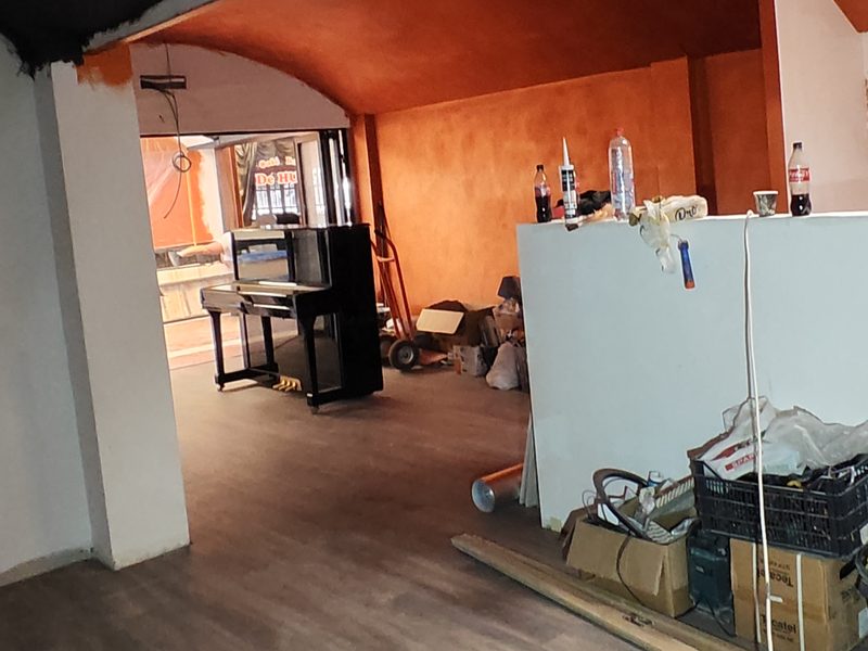 The room is getting its colour.